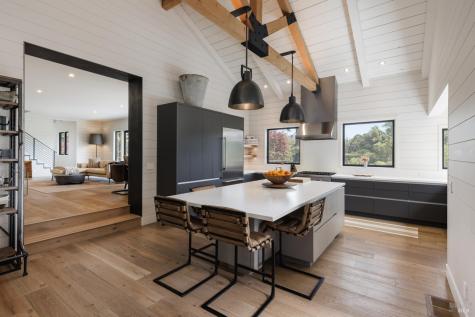 6225 W Soda Rock Lane Healdsburg CA 95448