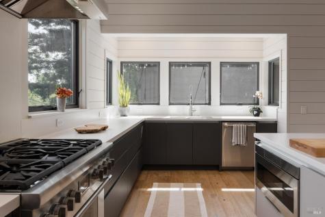 6225 W Soda Rock Lane Healdsburg CA 95448