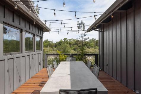 6225 W Soda Rock Lane Healdsburg CA 95448