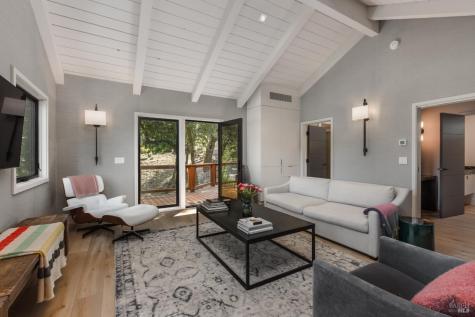 6225 W Soda Rock Lane Healdsburg CA 95448