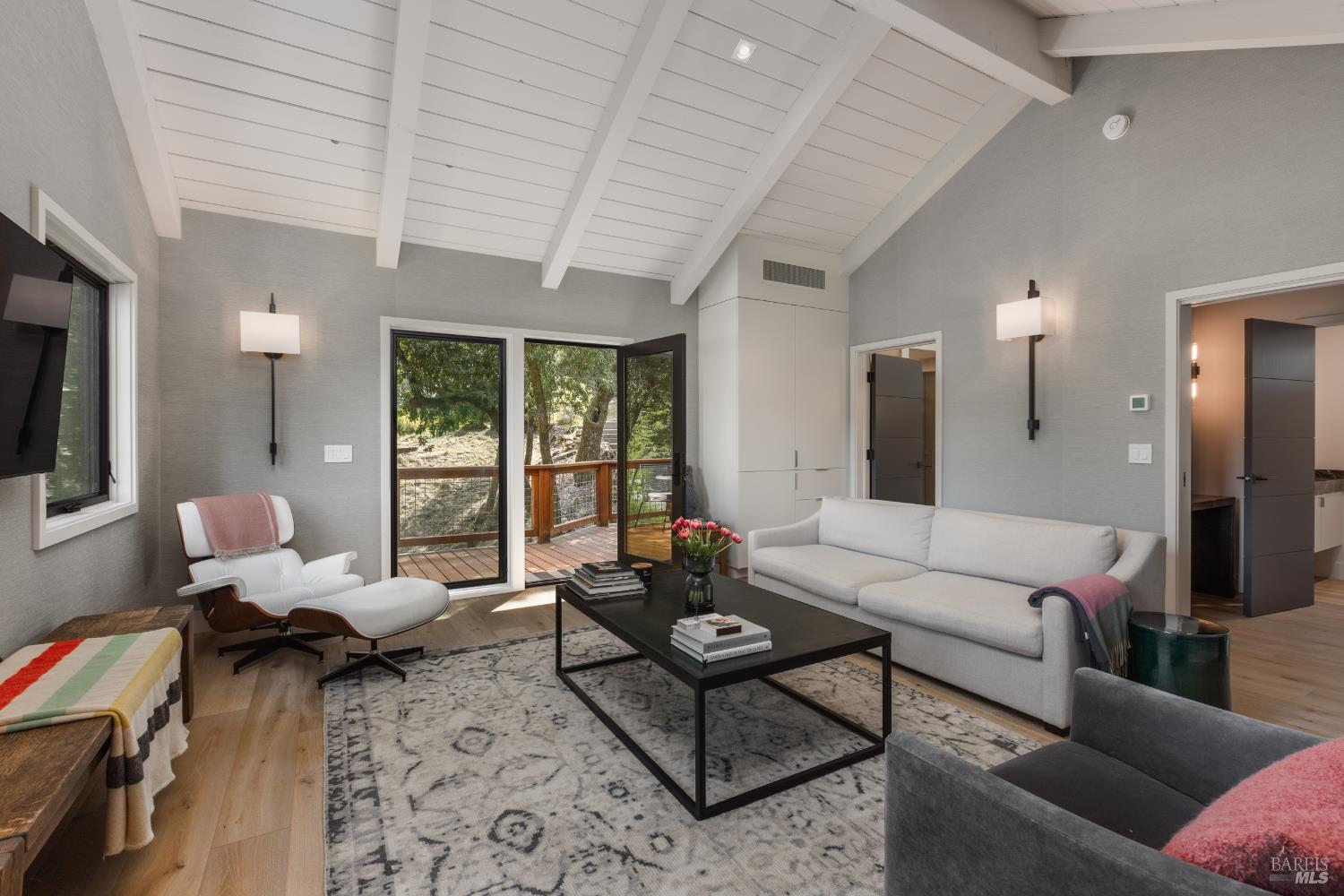 6225 W Soda Rock Lane Healdsburg CA 95448