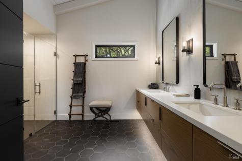 6225 W Soda Rock Lane Healdsburg CA 95448
