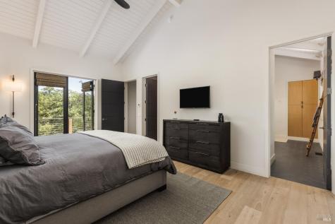 6225 W Soda Rock Lane Healdsburg CA 95448