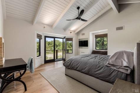 6225 W Soda Rock Lane Healdsburg CA 95448