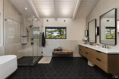 6225 W Soda Rock Lane Healdsburg CA 95448