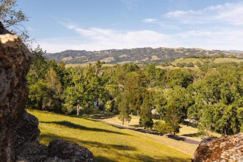 6225 W Soda Rock Lane Healdsburg CA 95448