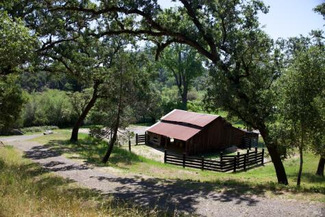 6225 W Soda Rock Lane Healdsburg CA 95448