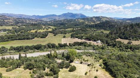 6225 W Soda Rock Lane Healdsburg CA 95448
