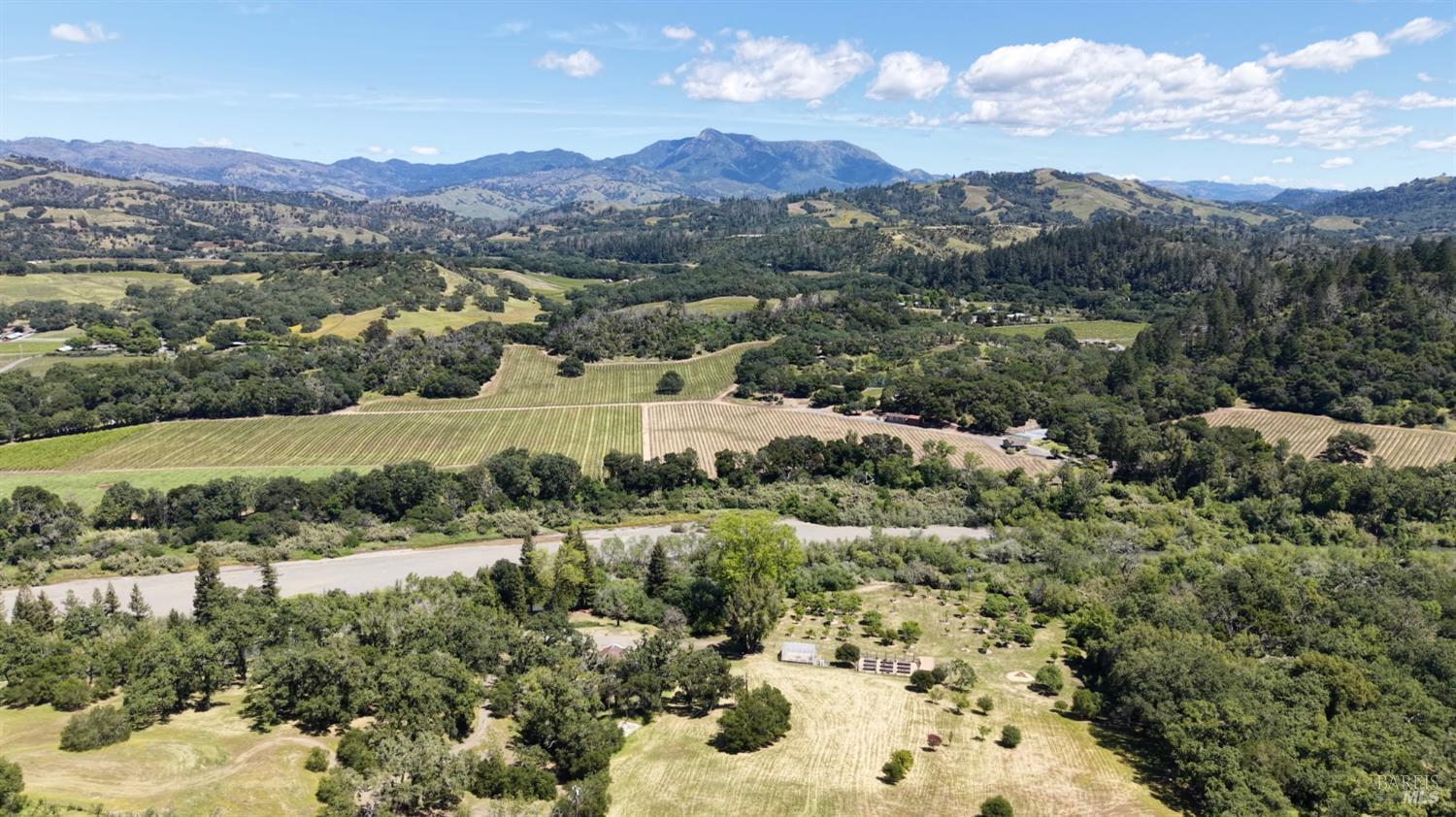 6225 W Soda Rock Lane Healdsburg CA 95448