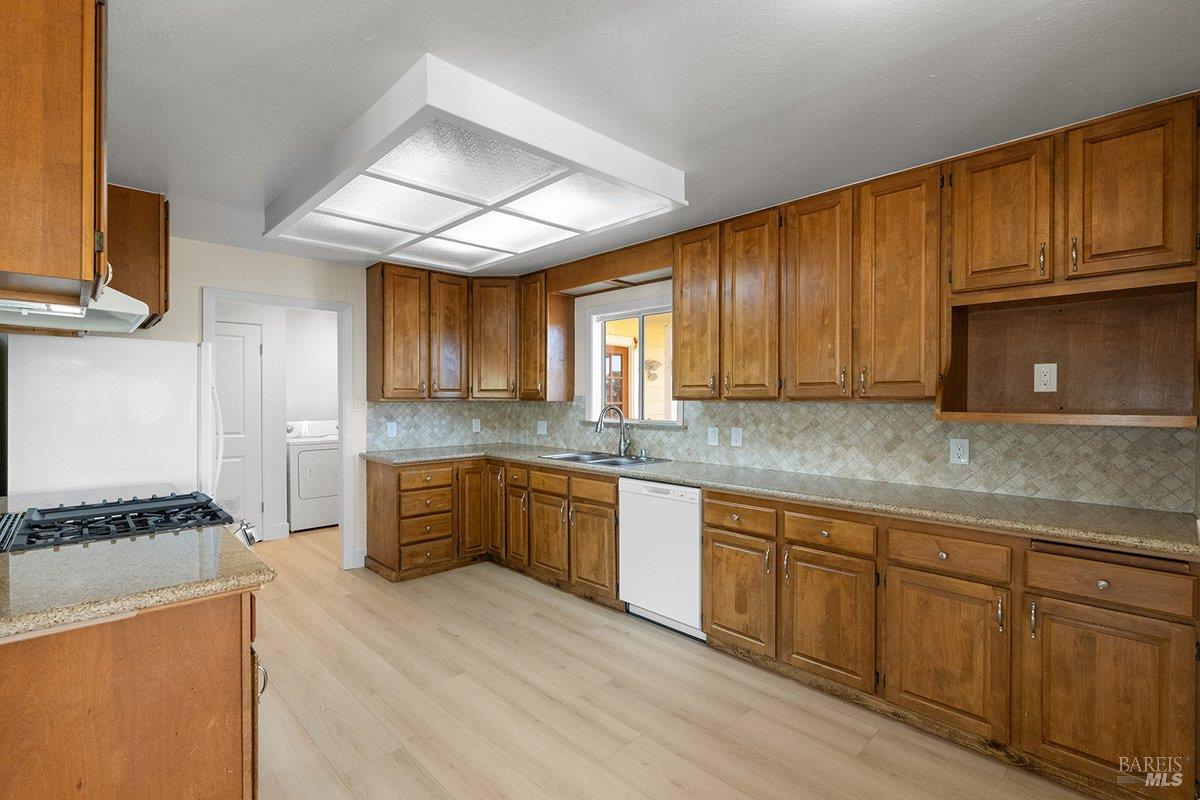 6065 Windsor Road Windsor CA 95492