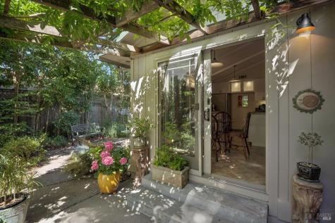 9245 Los Guilicos Avenue Glen Ellen CA 95442