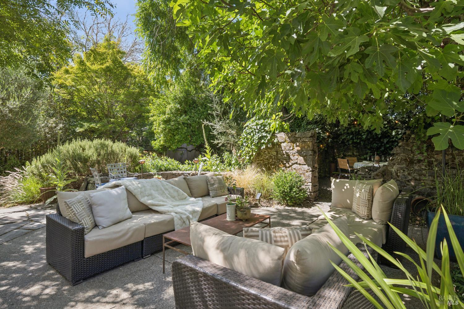 9245 Los Guilicos Avenue Glen Ellen CA 95442