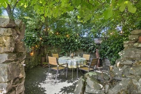 9245 Los Guilicos Avenue Glen Ellen CA 95442