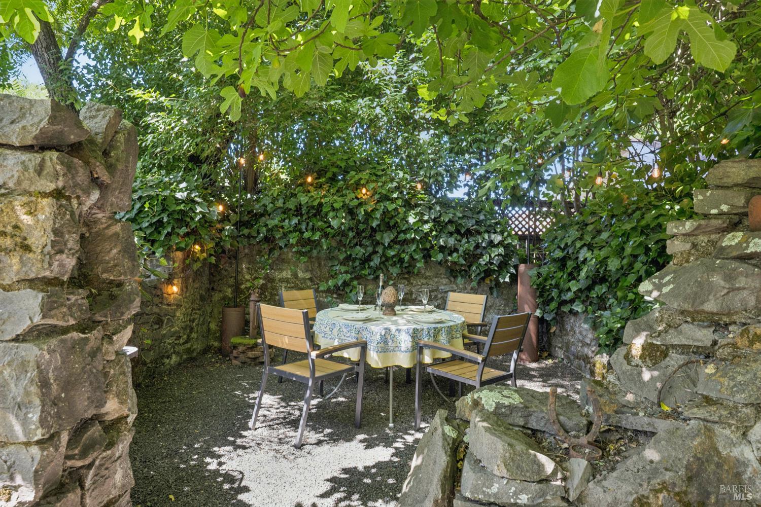 9245 Los Guilicos Avenue Glen Ellen CA 95442