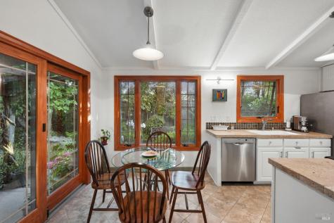 9245 Los Guilicos Avenue Glen Ellen CA 95442