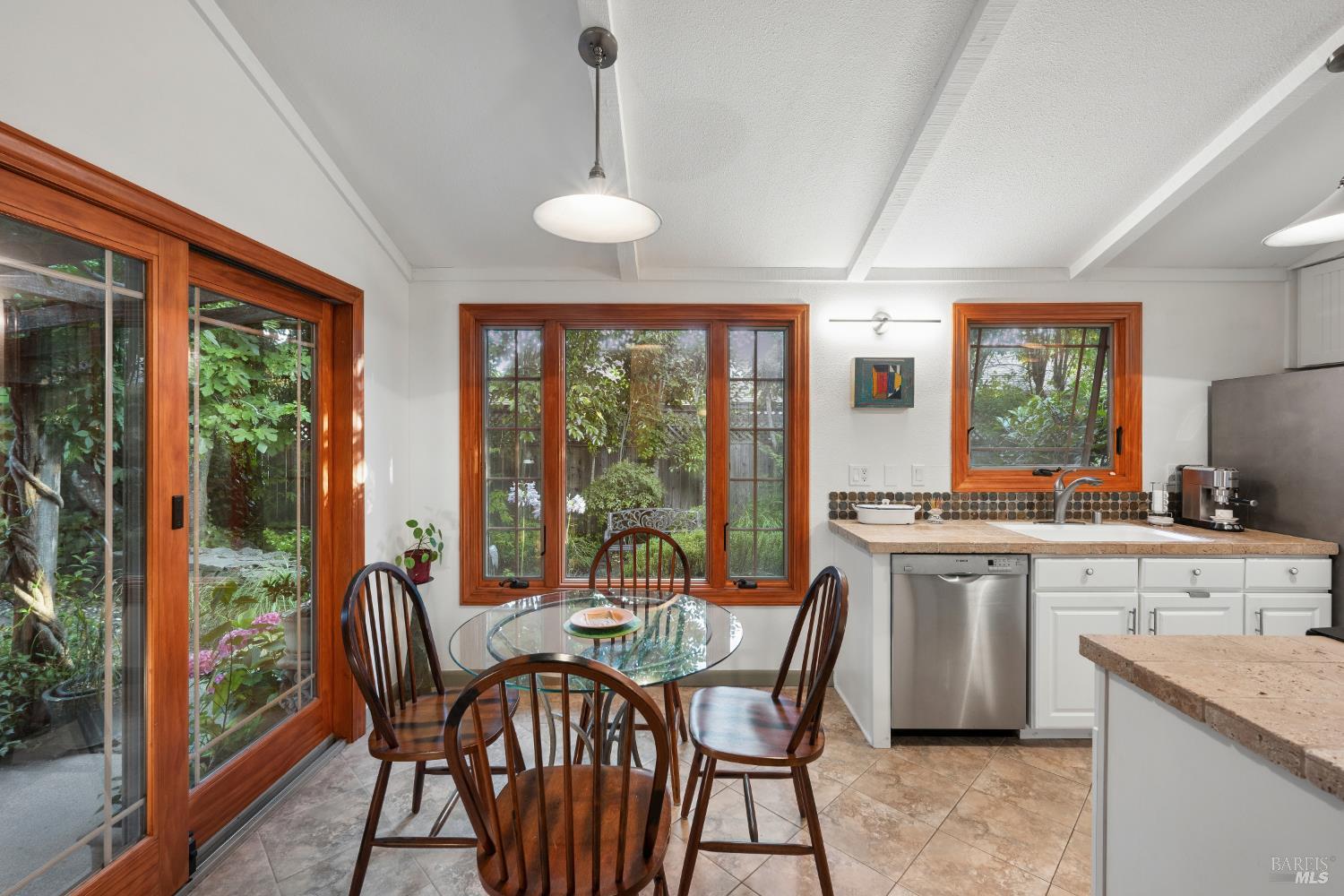 9245 Los Guilicos Avenue Glen Ellen CA 95442
