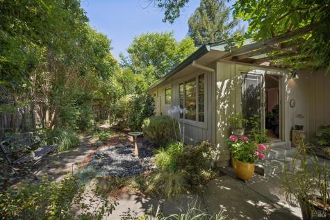 9245 Los Guilicos Avenue Glen Ellen CA 95442