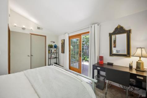 9245 Los Guilicos Avenue Glen Ellen CA 95442