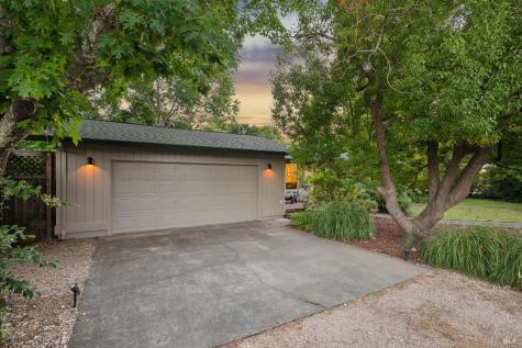 9245 Los Guilicos Avenue Glen Ellen CA 95442