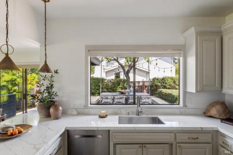 81 Bay Way San Rafael CA 94901
