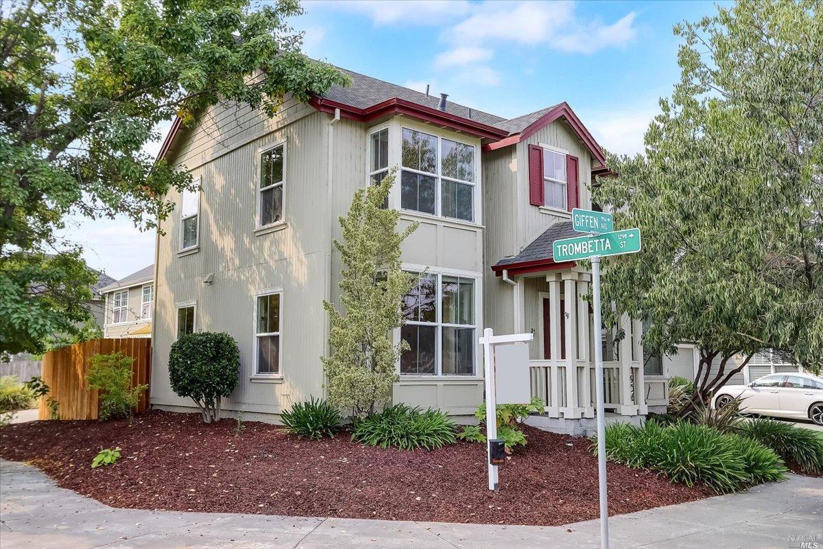 1956 Giffen Avenue Santa Rosa CA 95407