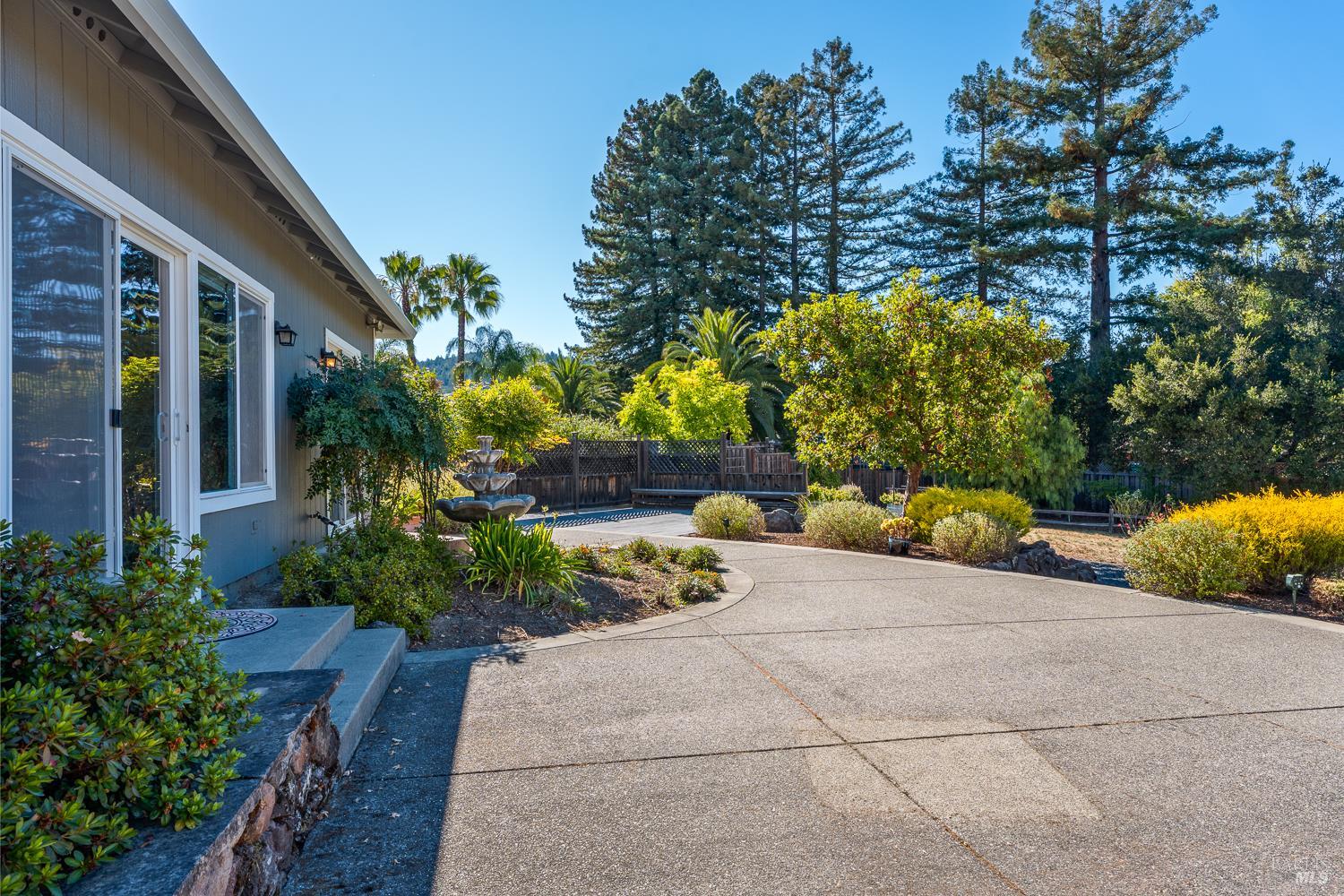 123 Grape Gables Way Cloverdale CA 95425