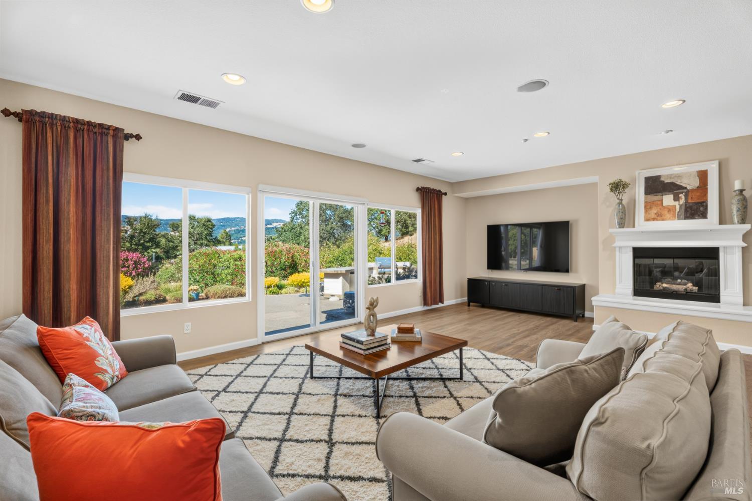 123 Grape Gables Way Cloverdale CA 95425