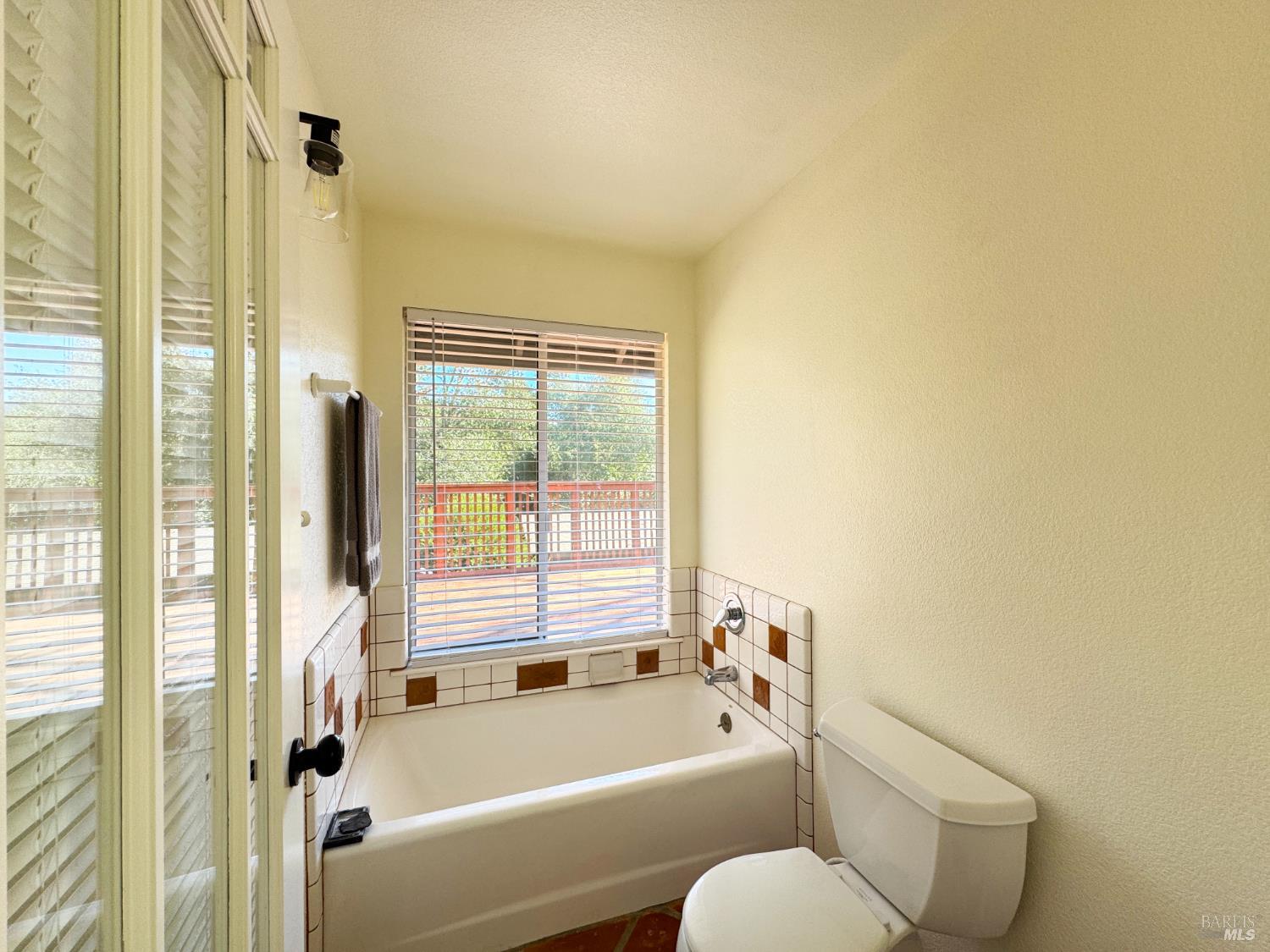 14605 Tomki Road Redwood Valley CA 95470