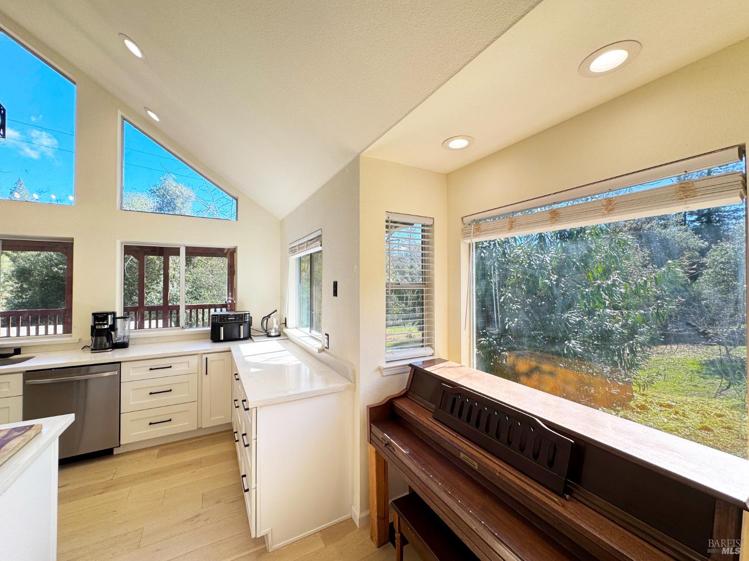 14605 Tomki Road Redwood Valley CA 95470