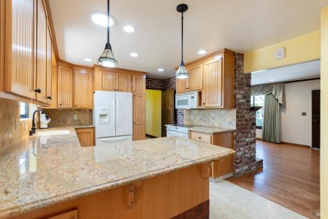 2236 W Hearn Avenue Santa Rosa CA 95407