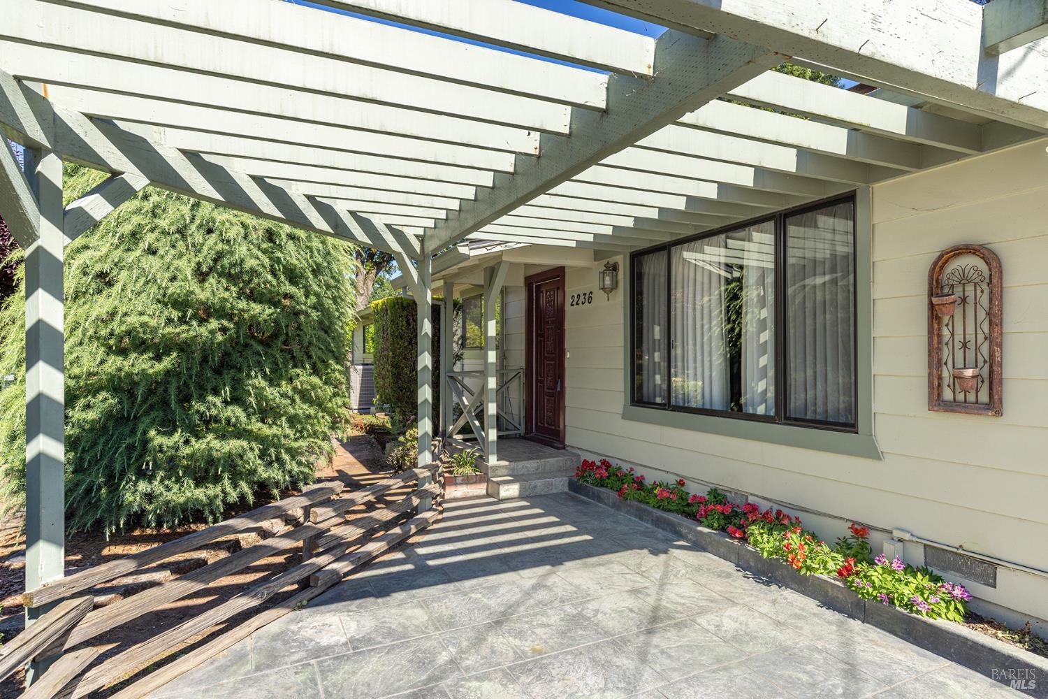 2236 W Hearn Avenue Santa Rosa CA 95407