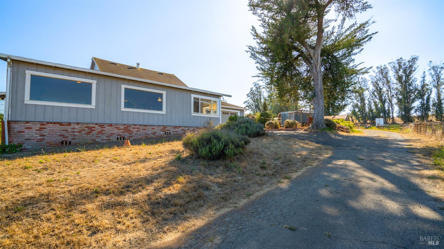 395 Monte Vista Lane Petaluma CA 94952