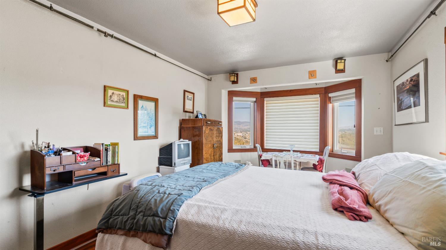 395 Monte Vista Lane Petaluma CA 94952