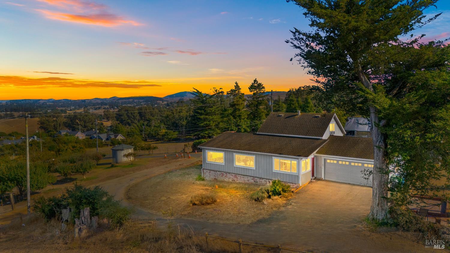395 Monte Vista Lane Petaluma CA 94952