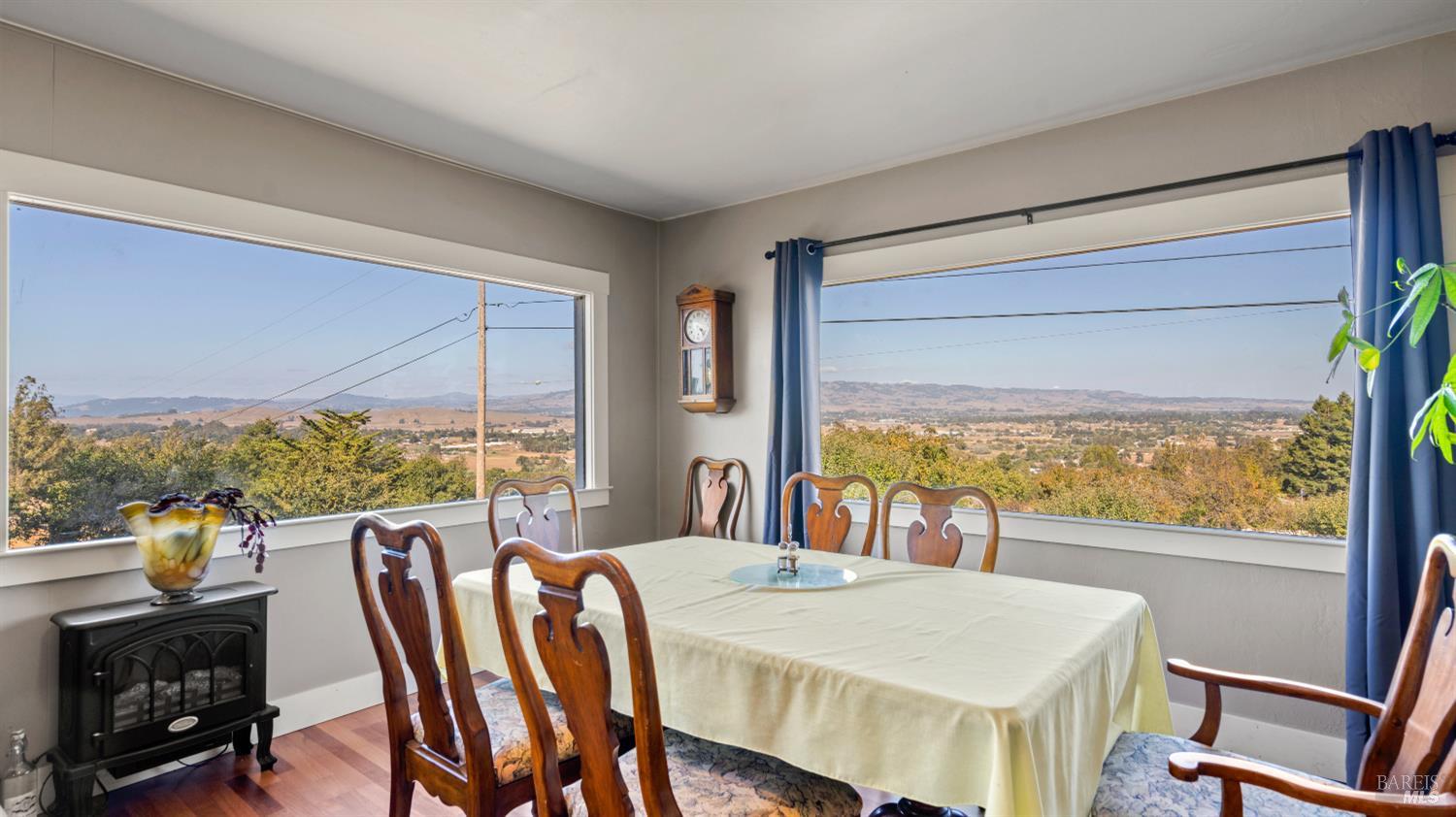 395 Monte Vista Lane Petaluma CA 94952