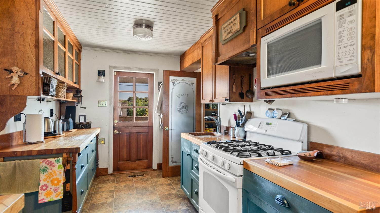 395 Monte Vista Lane Petaluma CA 94952