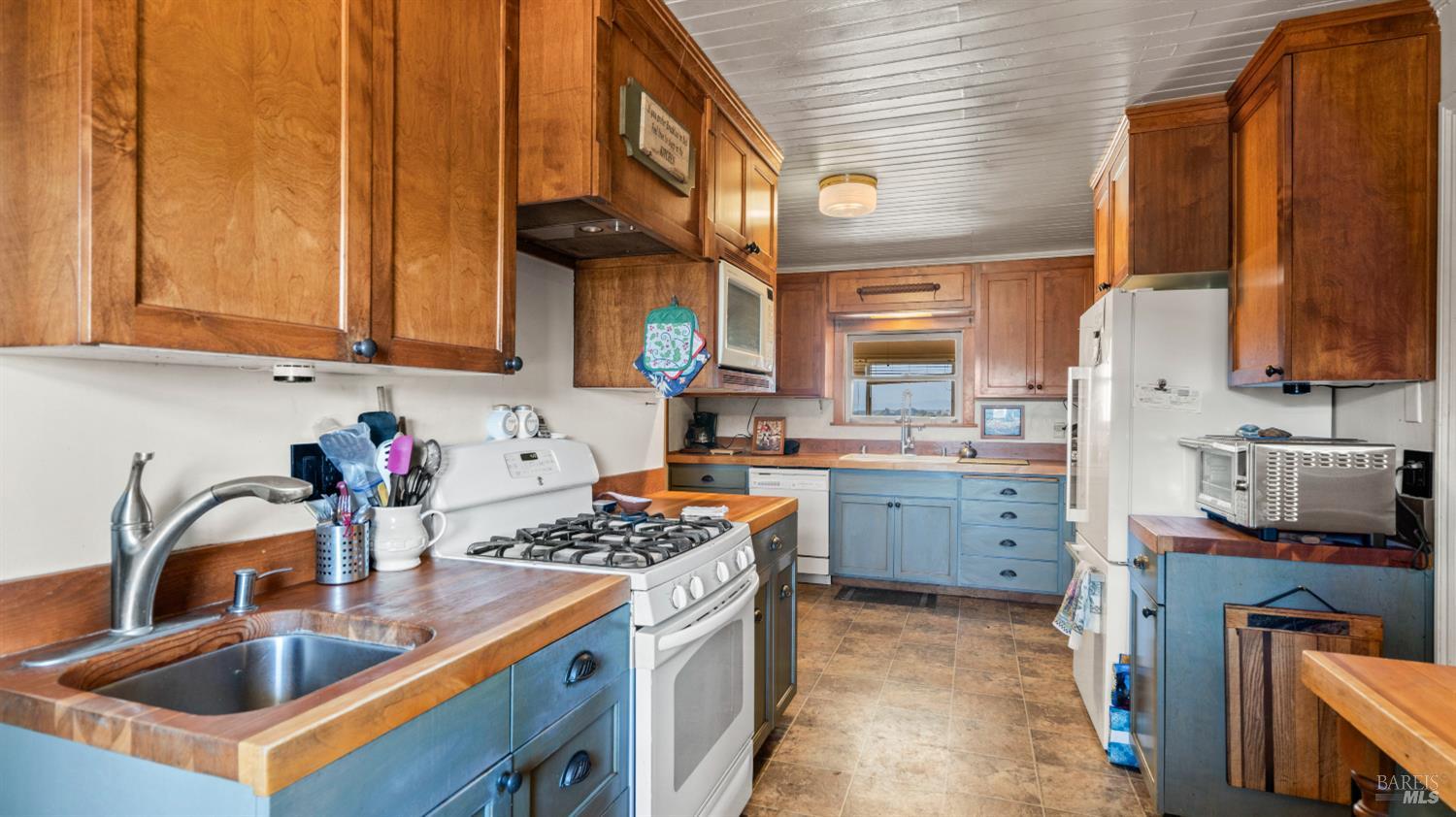 395 Monte Vista Lane Petaluma CA 94952