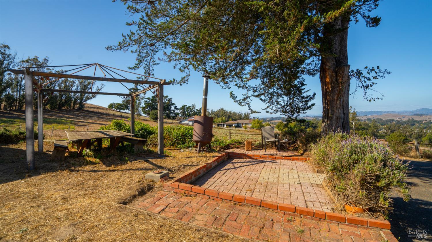 395 Monte Vista Lane Petaluma CA 94952