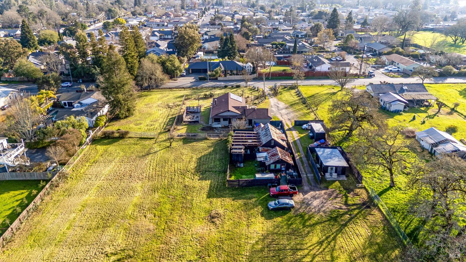 985 Gumview Road Windsor CA 95492