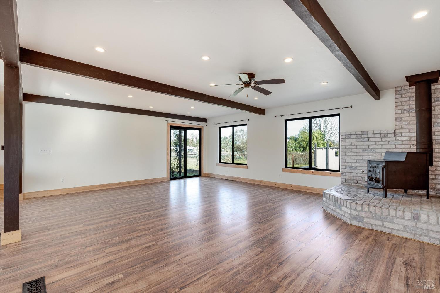 985 Gumview Road Windsor CA 95492