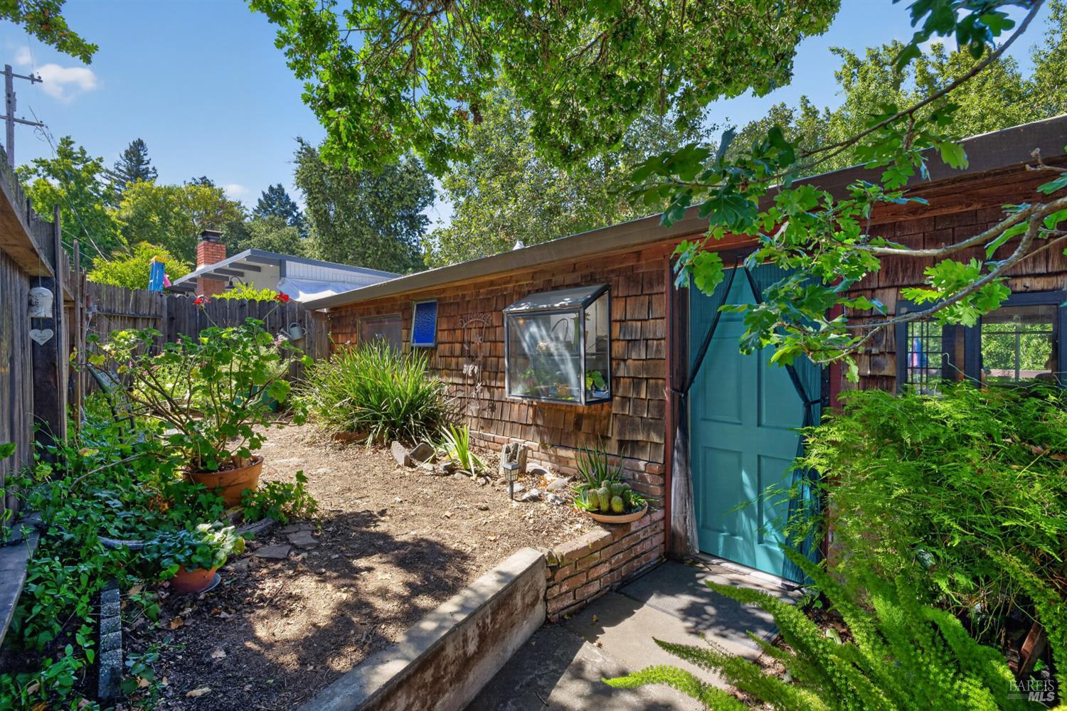 9312 Champs De Elysees Forestville CA 95436
