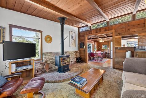 9312 Champs De Elysees Forestville CA 95436