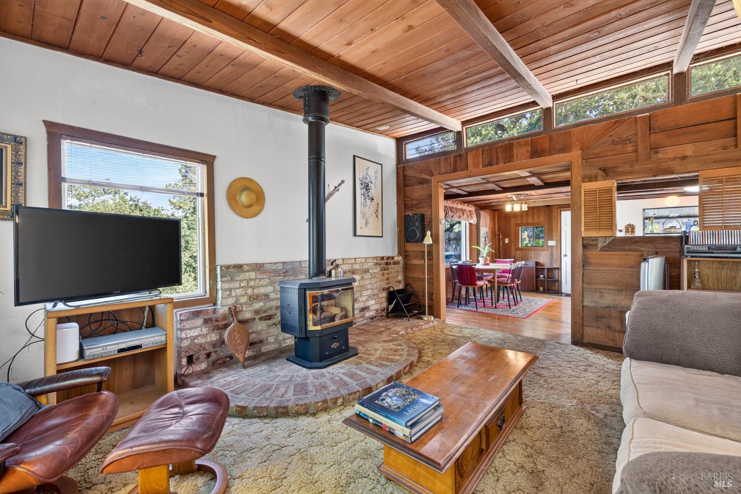 9312 Champs De Elysees Forestville CA 95436