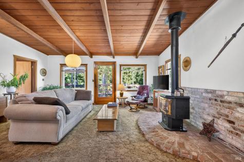 9312 Champs De Elysees Forestville CA 95436