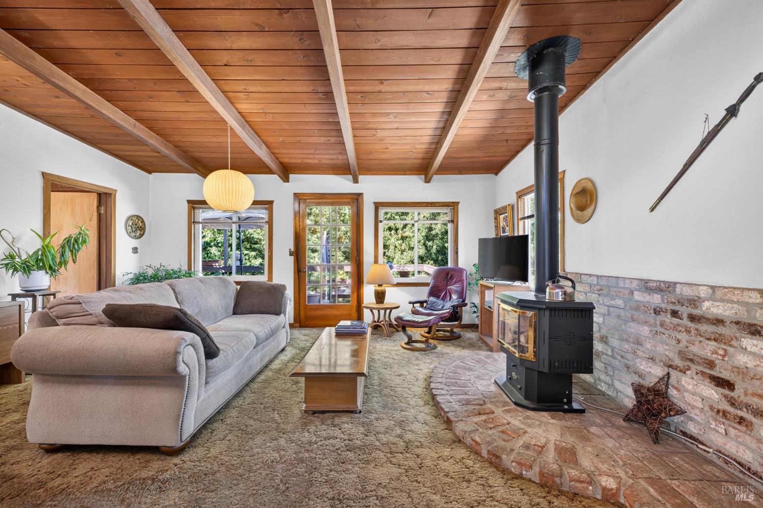 9312 Champs De Elysees Forestville CA 95436
