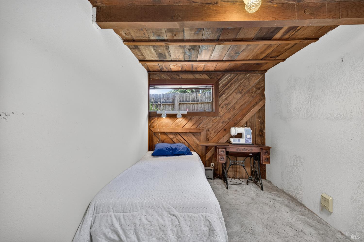 9312 Champs De Elysees Forestville CA 95436