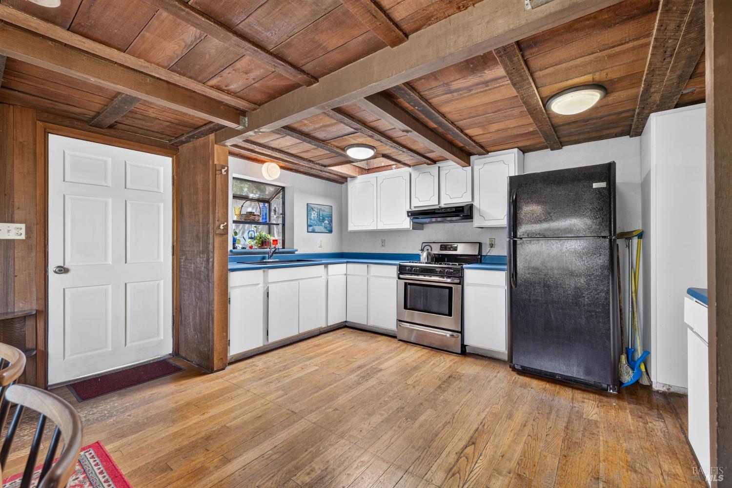 9312 Champs De Elysees Forestville CA 95436