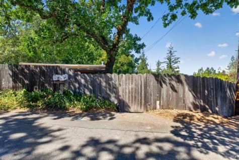 9312 Champs De Elysees Forestville CA 95436