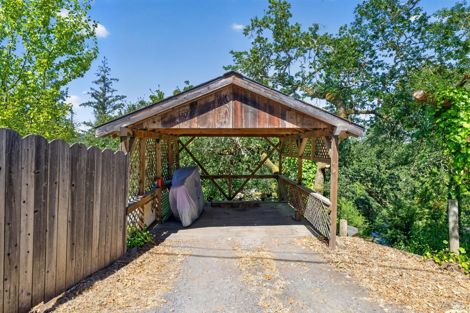9312 Champs De Elysees Forestville CA 95436
