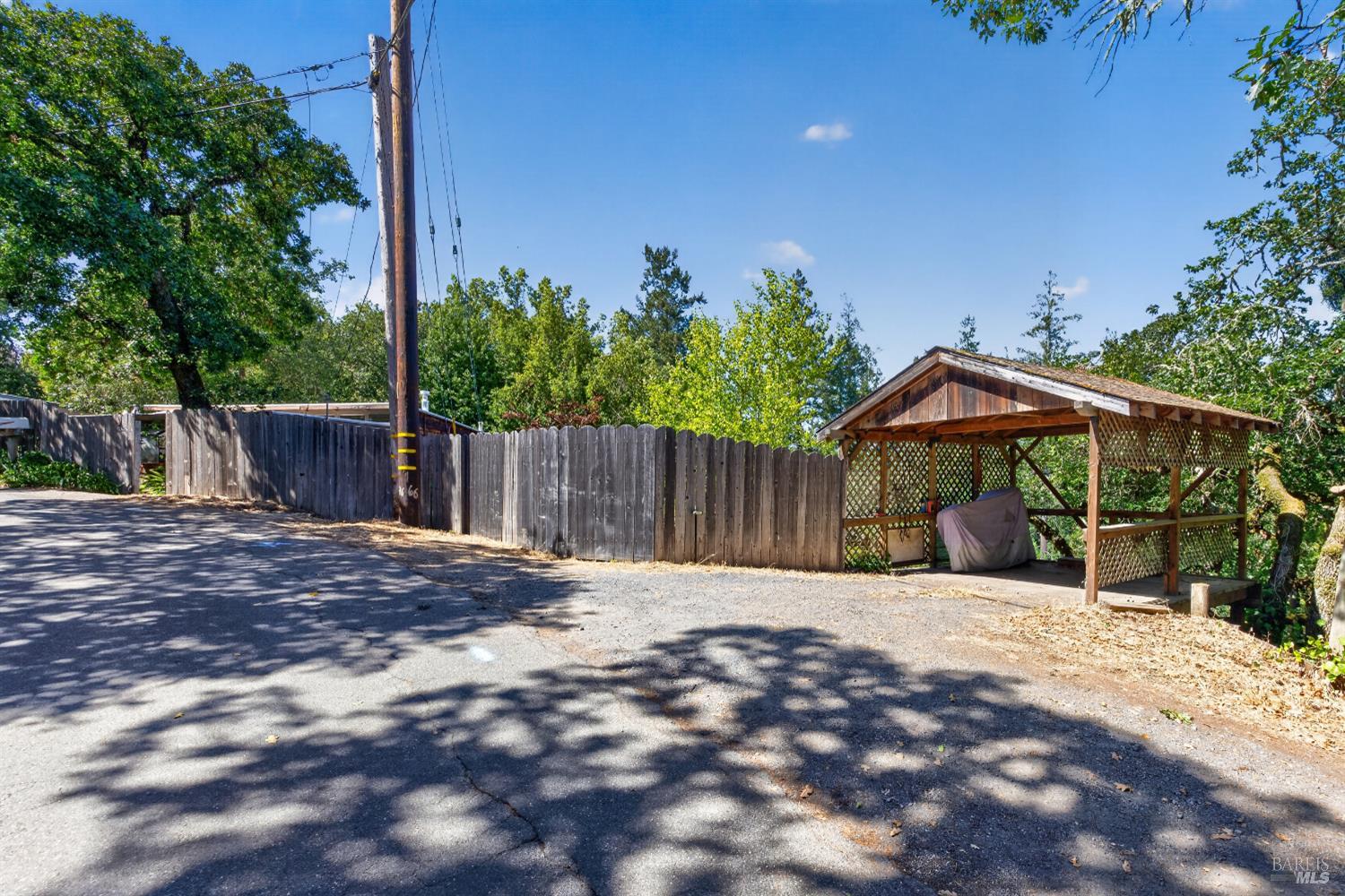 9312 Champs De Elysees Forestville CA 95436